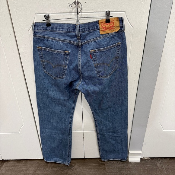 Levi's Medium Wash 501 Original Fit Men's Jeans - Picture 5 of 15